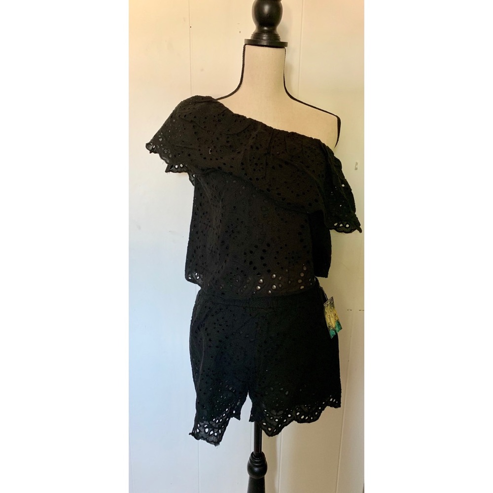 Black shirt / short set